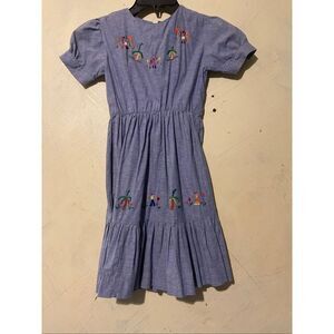 Vintage girls sz 6/7 Blue Chambray dress with embroidered folk art designs